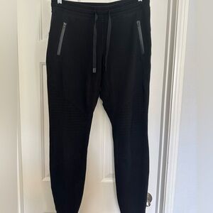 Alo Moto Jogger in Black